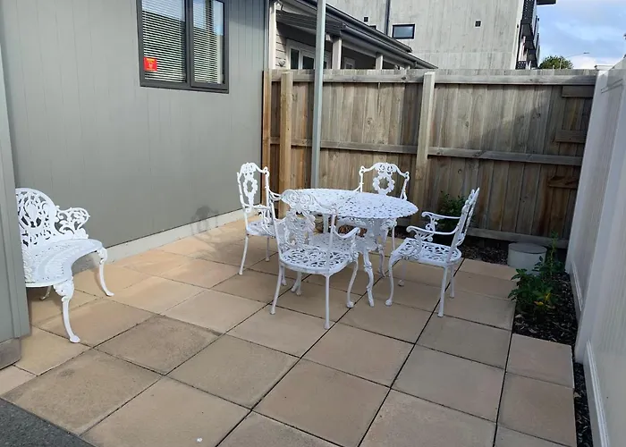 Stylish Oasis In Central City
