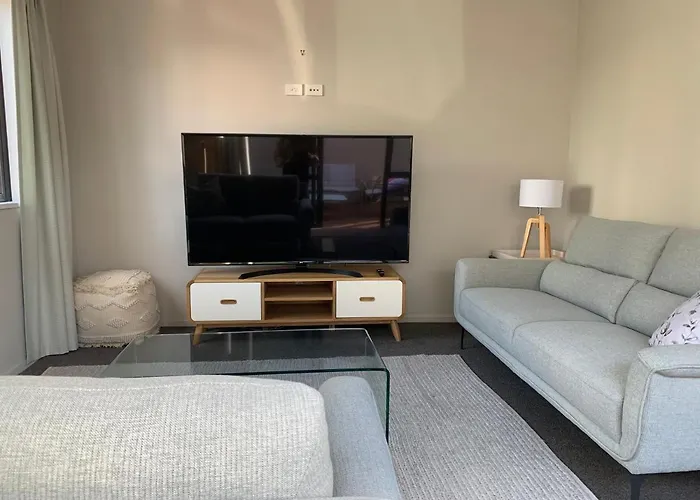 Stylish Oasis In Central City
